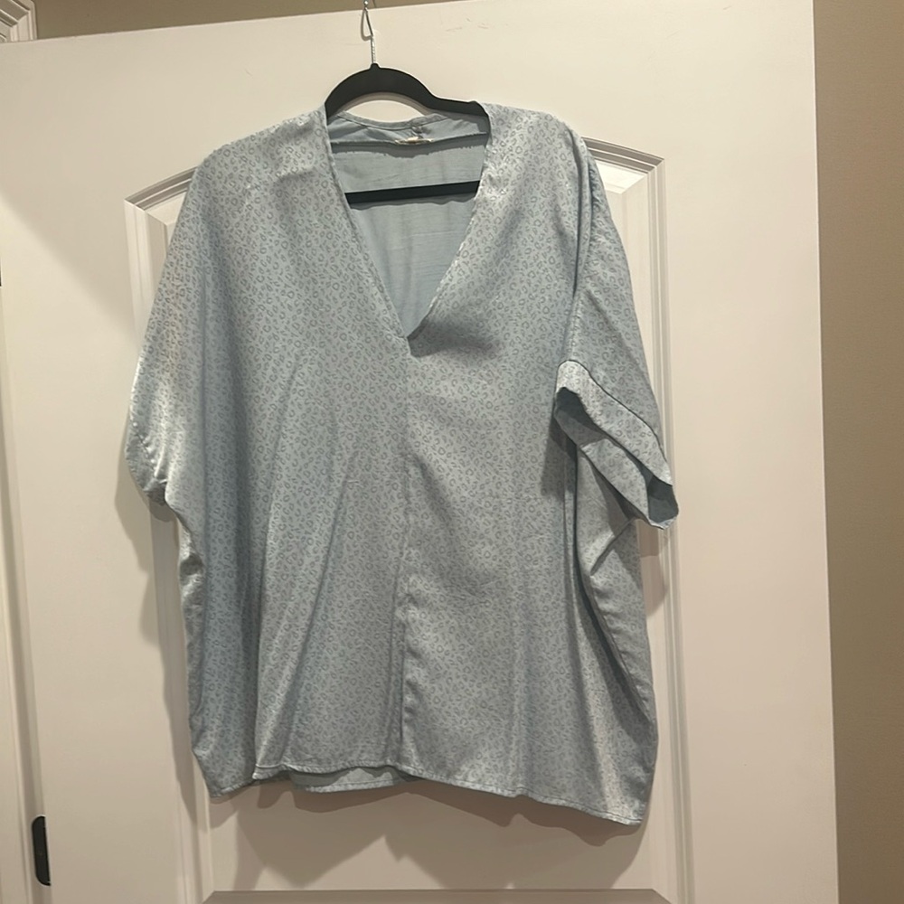 JODIFL 1xl baby blue animal print top